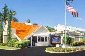 Howard Johnson by Wyndham Vero Beach / Downtown